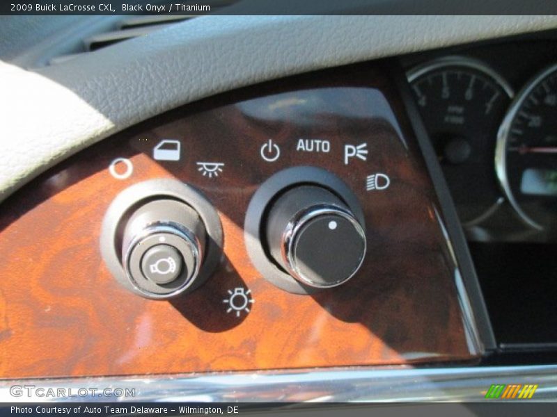 Black Onyx / Titanium 2009 Buick LaCrosse CXL