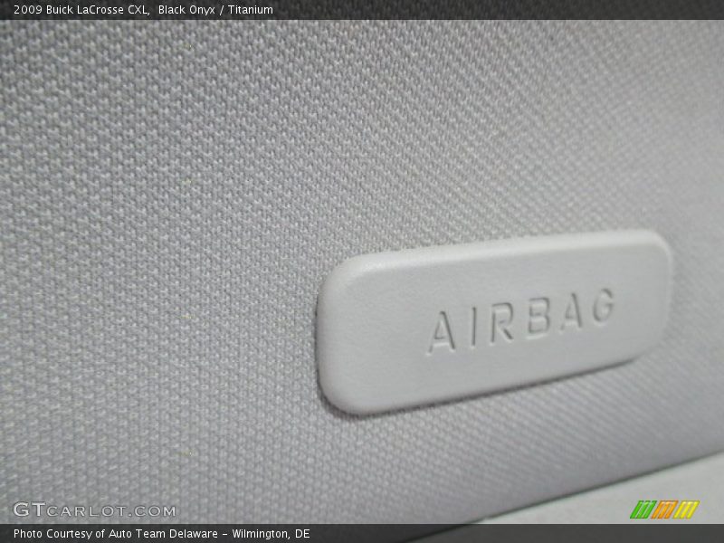 Black Onyx / Titanium 2009 Buick LaCrosse CXL
