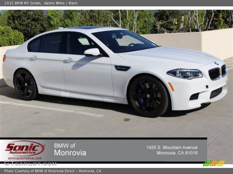 Alpine White / Black 2015 BMW M5 Sedan