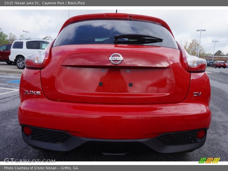 Cayenne Red / Black/Red 2015 Nissan Juke SV