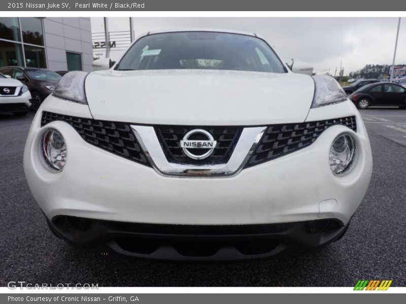 Pearl White / Black/Red 2015 Nissan Juke SV