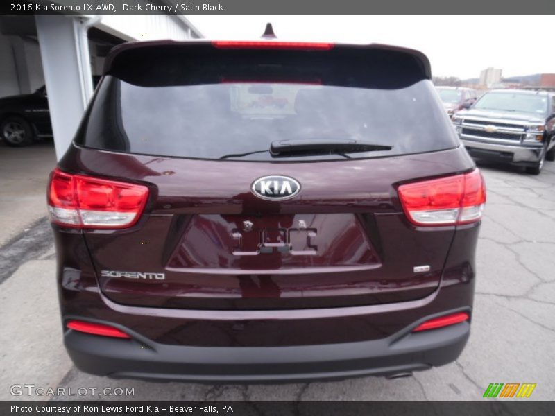 Dark Cherry / Satin Black 2016 Kia Sorento LX AWD