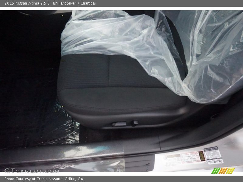Brilliant Silver / Charcoal 2015 Nissan Altima 2.5 S