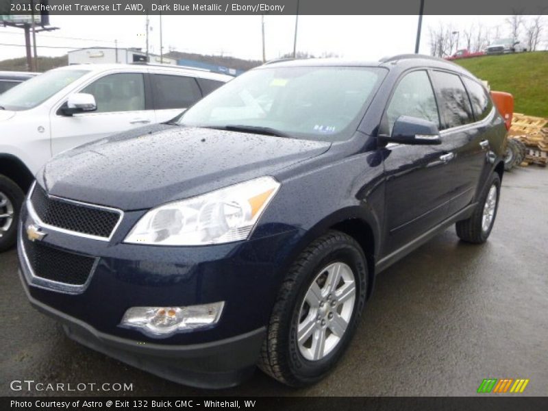 Front 3/4 View of 2011 Traverse LT AWD