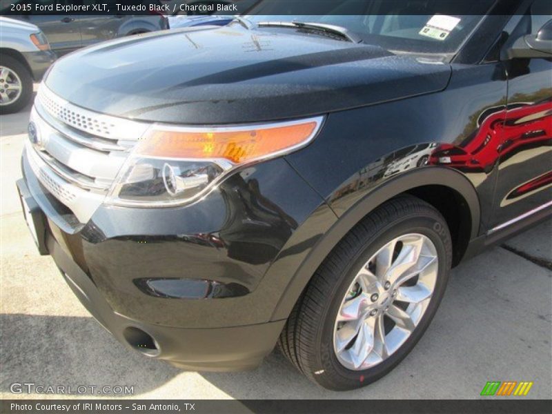 Tuxedo Black / Charcoal Black 2015 Ford Explorer XLT