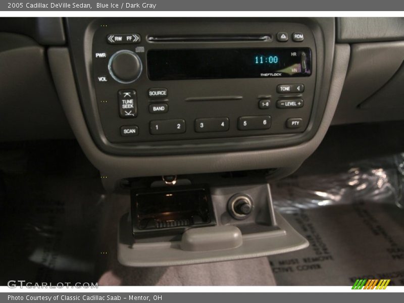Controls of 2005 DeVille Sedan