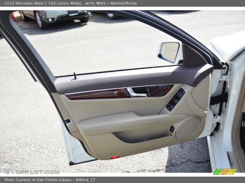 Arctic White / Almond/Mocha 2010 Mercedes-Benz C 300 Luxury 4Matic