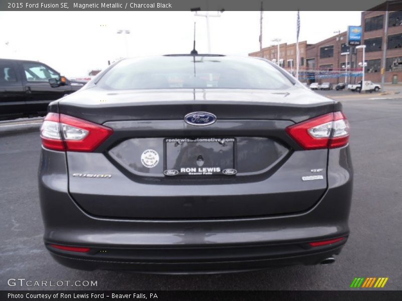 Magnetic Metallic / Charcoal Black 2015 Ford Fusion SE