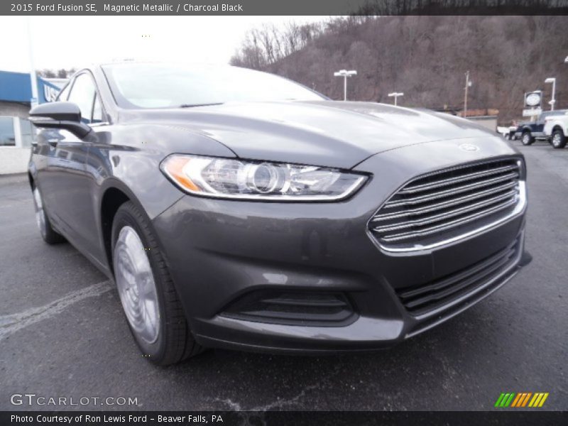 Magnetic Metallic / Charcoal Black 2015 Ford Fusion SE
