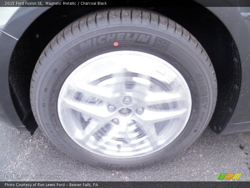 Magnetic Metallic / Charcoal Black 2015 Ford Fusion SE