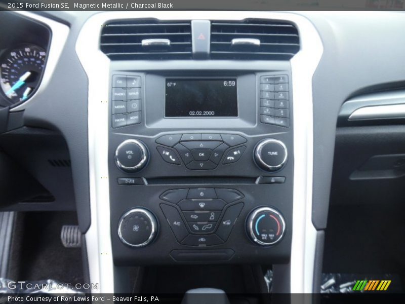 Magnetic Metallic / Charcoal Black 2015 Ford Fusion SE
