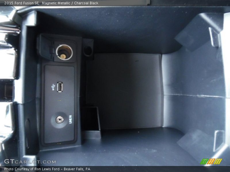 Magnetic Metallic / Charcoal Black 2015 Ford Fusion SE