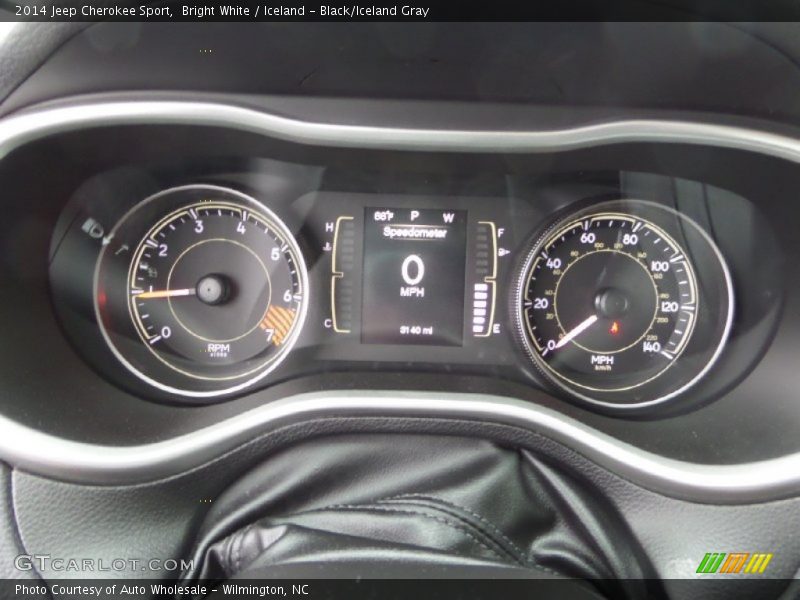 Bright White / Iceland - Black/Iceland Gray 2014 Jeep Cherokee Sport