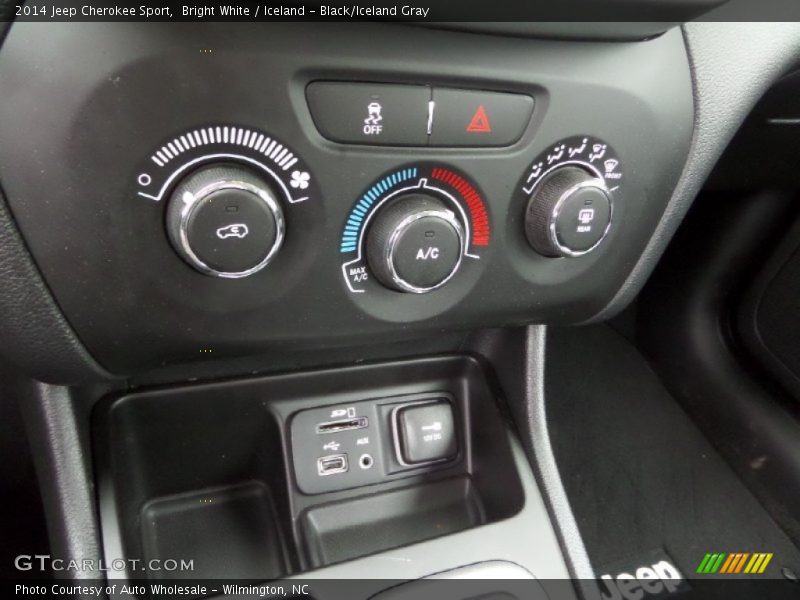 Bright White / Iceland - Black/Iceland Gray 2014 Jeep Cherokee Sport