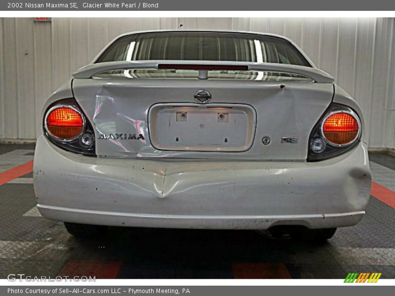 Glacier White Pearl / Blond 2002 Nissan Maxima SE