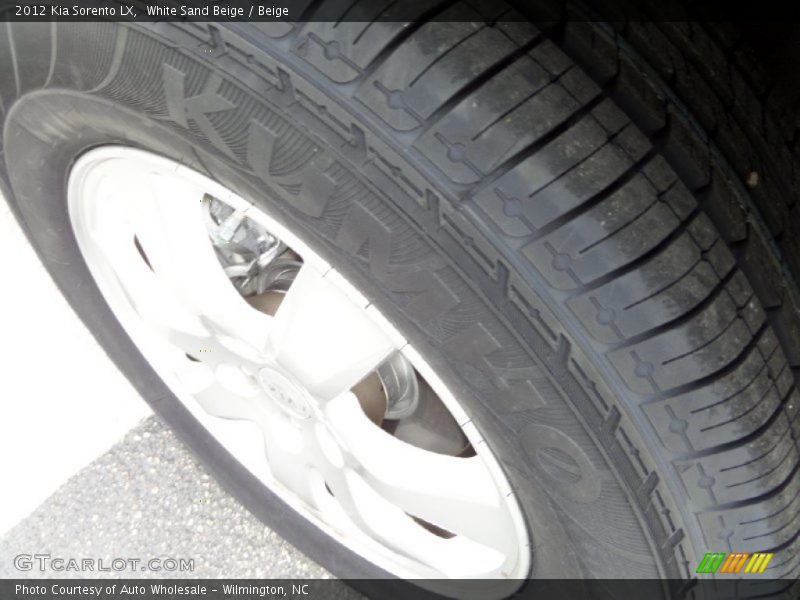 White Sand Beige / Beige 2012 Kia Sorento LX