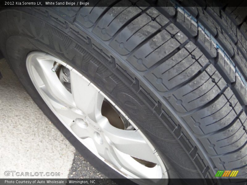 White Sand Beige / Beige 2012 Kia Sorento LX