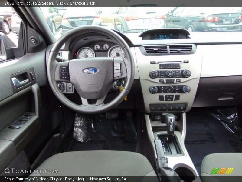 Black / Charcoal Black 2008 Ford Focus SES Sedan