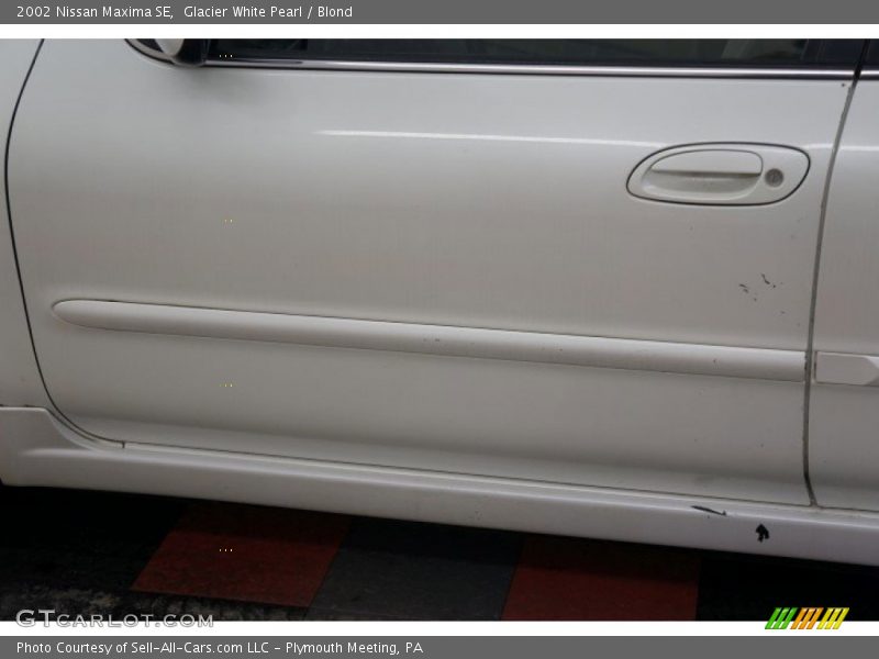 Glacier White Pearl / Blond 2002 Nissan Maxima SE