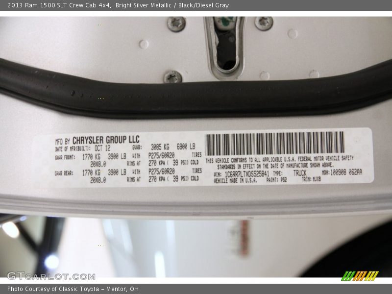 Bright Silver Metallic / Black/Diesel Gray 2013 Ram 1500 SLT Crew Cab 4x4