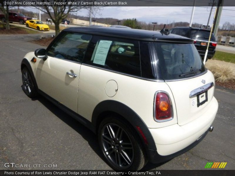 Pepper White / Carbon Black/Carbon Black 2007 Mini Cooper Hardtop