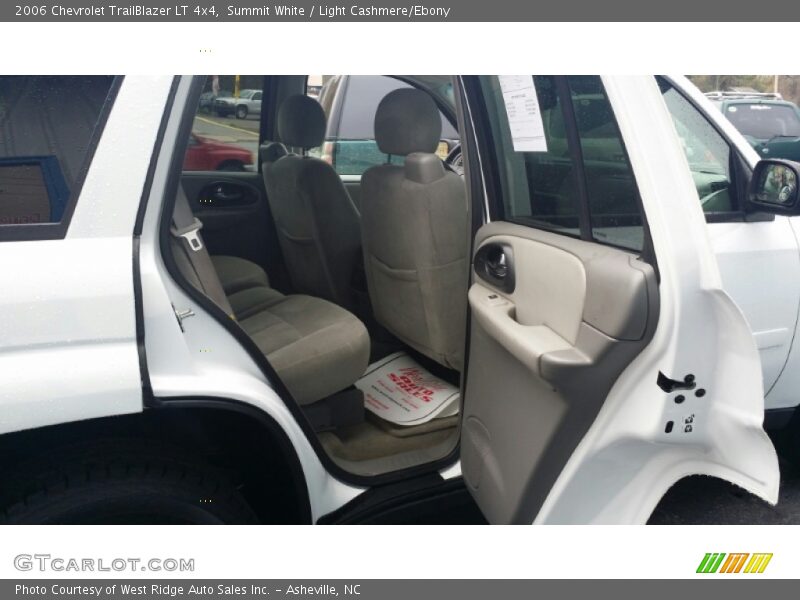 Summit White / Light Cashmere/Ebony 2006 Chevrolet TrailBlazer LT 4x4