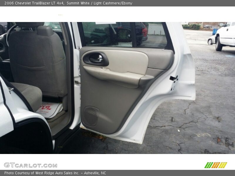 Summit White / Light Cashmere/Ebony 2006 Chevrolet TrailBlazer LT 4x4