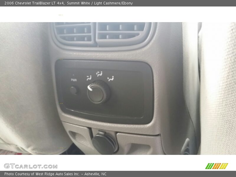 Summit White / Light Cashmere/Ebony 2006 Chevrolet TrailBlazer LT 4x4