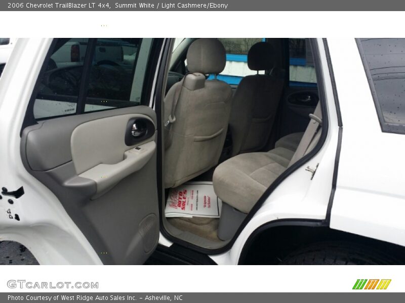 Summit White / Light Cashmere/Ebony 2006 Chevrolet TrailBlazer LT 4x4
