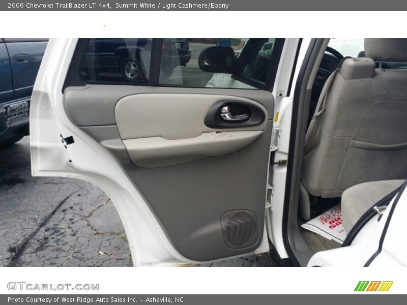 Summit White / Light Cashmere/Ebony 2006 Chevrolet TrailBlazer LT 4x4
