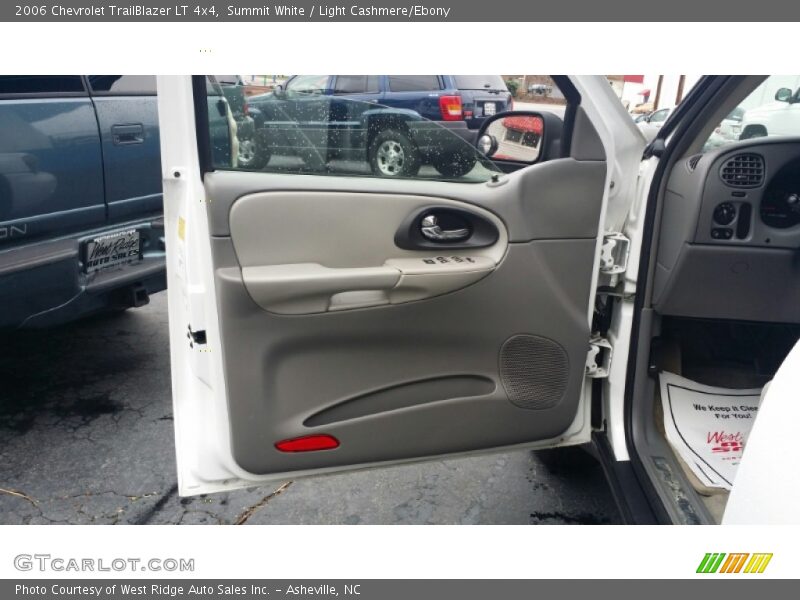 Summit White / Light Cashmere/Ebony 2006 Chevrolet TrailBlazer LT 4x4