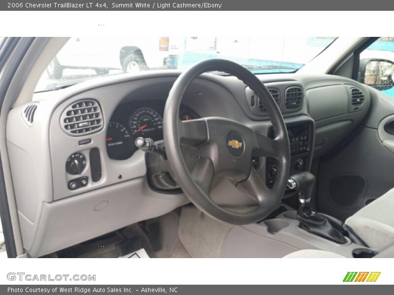 Summit White / Light Cashmere/Ebony 2006 Chevrolet TrailBlazer LT 4x4