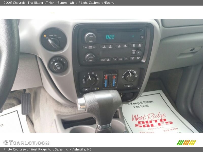Summit White / Light Cashmere/Ebony 2006 Chevrolet TrailBlazer LT 4x4