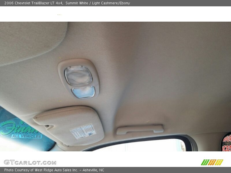 Summit White / Light Cashmere/Ebony 2006 Chevrolet TrailBlazer LT 4x4