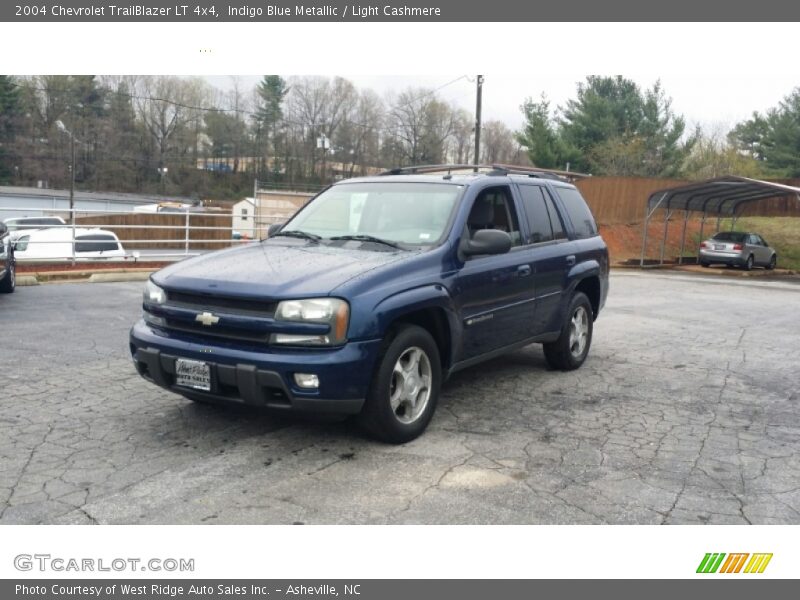 Indigo Blue Metallic / Light Cashmere 2004 Chevrolet TrailBlazer LT 4x4