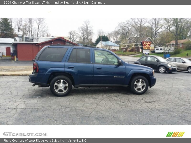 Indigo Blue Metallic / Light Cashmere 2004 Chevrolet TrailBlazer LT 4x4