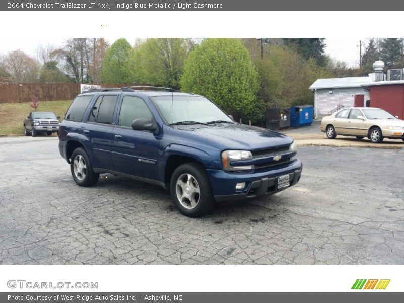 Indigo Blue Metallic / Light Cashmere 2004 Chevrolet TrailBlazer LT 4x4
