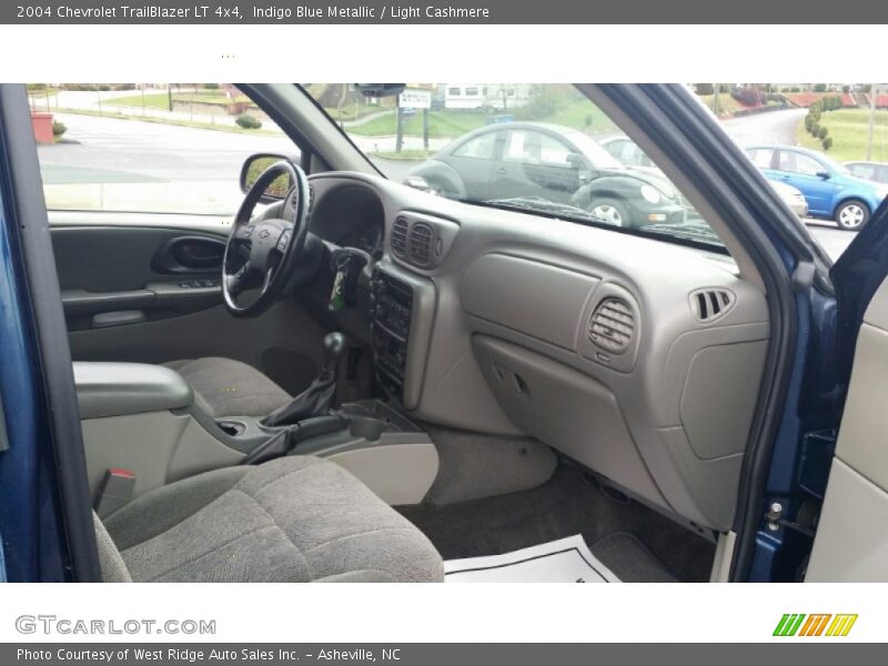 Indigo Blue Metallic / Light Cashmere 2004 Chevrolet TrailBlazer LT 4x4