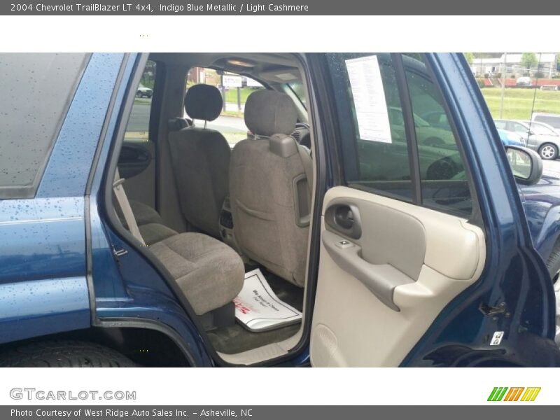 Indigo Blue Metallic / Light Cashmere 2004 Chevrolet TrailBlazer LT 4x4