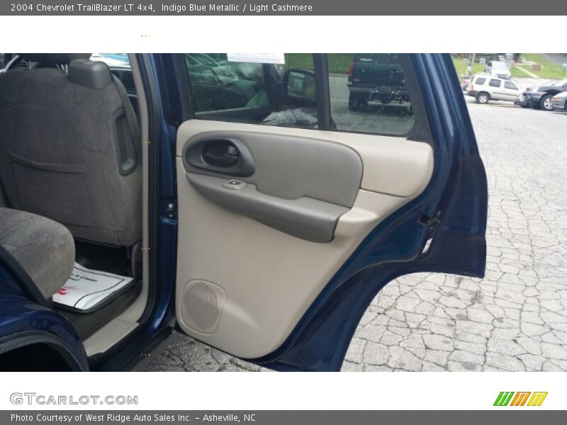 Indigo Blue Metallic / Light Cashmere 2004 Chevrolet TrailBlazer LT 4x4