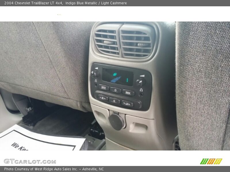Indigo Blue Metallic / Light Cashmere 2004 Chevrolet TrailBlazer LT 4x4