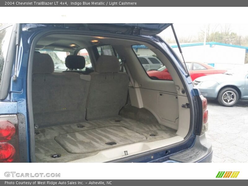 Indigo Blue Metallic / Light Cashmere 2004 Chevrolet TrailBlazer LT 4x4