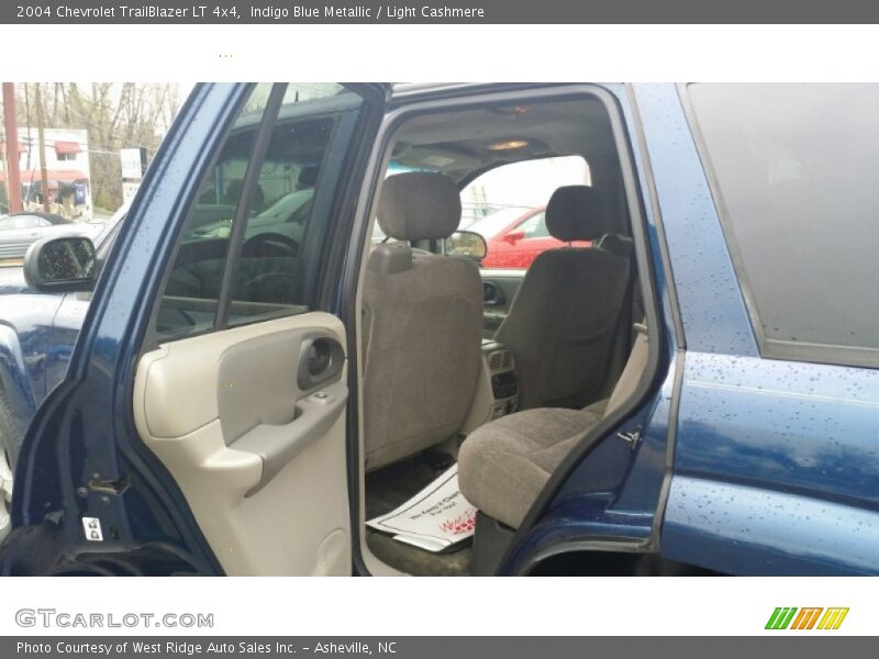 Indigo Blue Metallic / Light Cashmere 2004 Chevrolet TrailBlazer LT 4x4