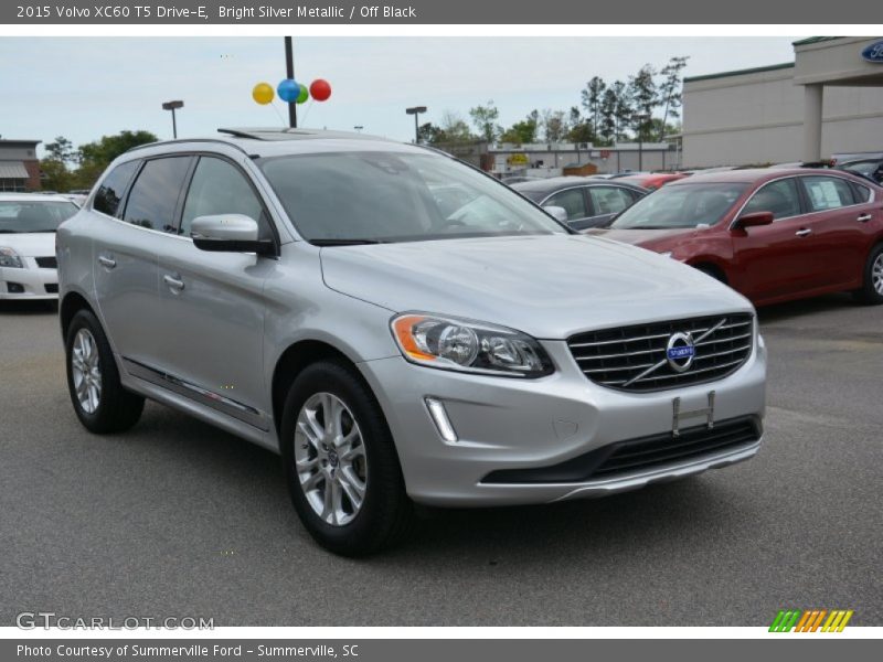 Front 3/4 View of 2015 XC60 T5 Drive-E