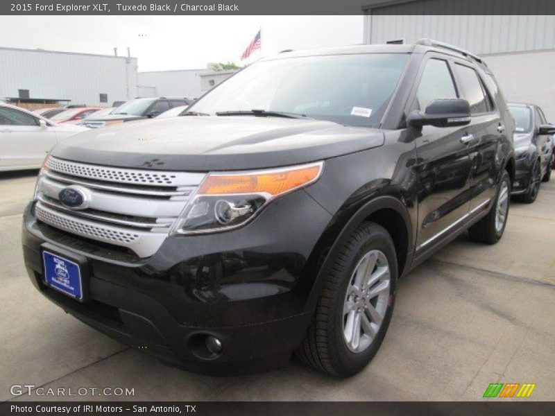 Tuxedo Black / Charcoal Black 2015 Ford Explorer XLT