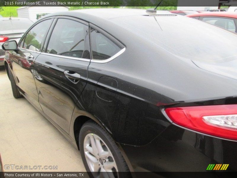 Tuxedo Black Metallic / Charcoal Black 2015 Ford Fusion SE
