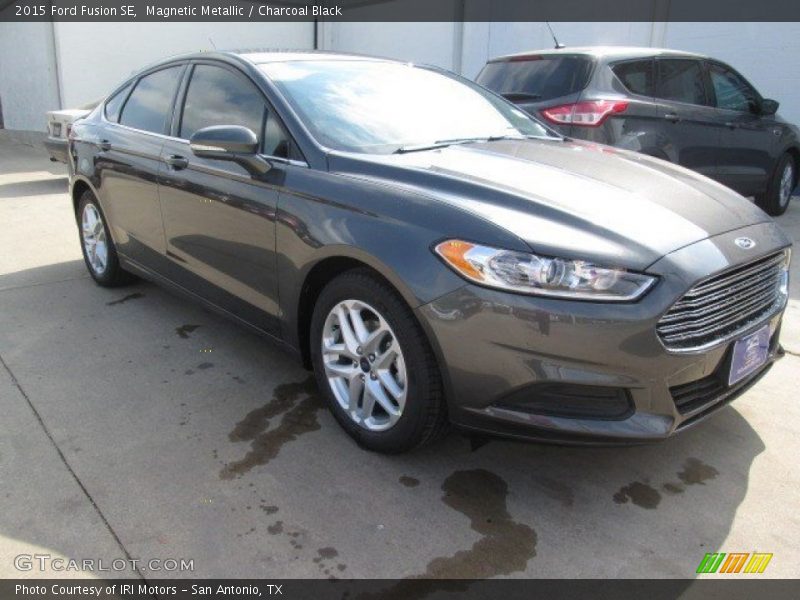 Magnetic Metallic / Charcoal Black 2015 Ford Fusion SE