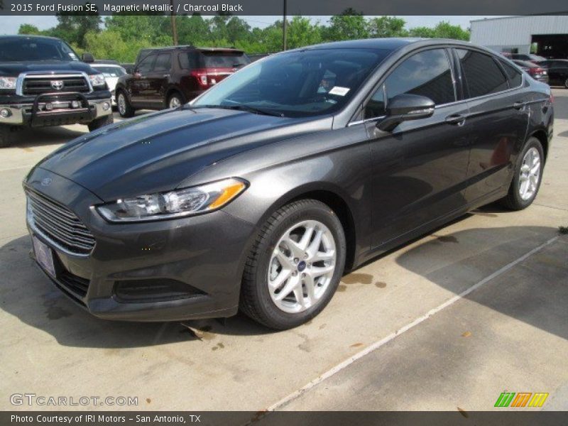 Front 3/4 View of 2015 Fusion SE