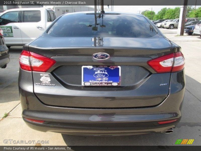 Magnetic Metallic / Charcoal Black 2015 Ford Fusion SE
