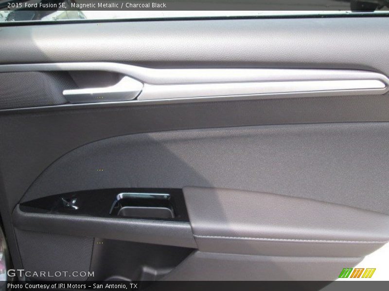 Magnetic Metallic / Charcoal Black 2015 Ford Fusion SE